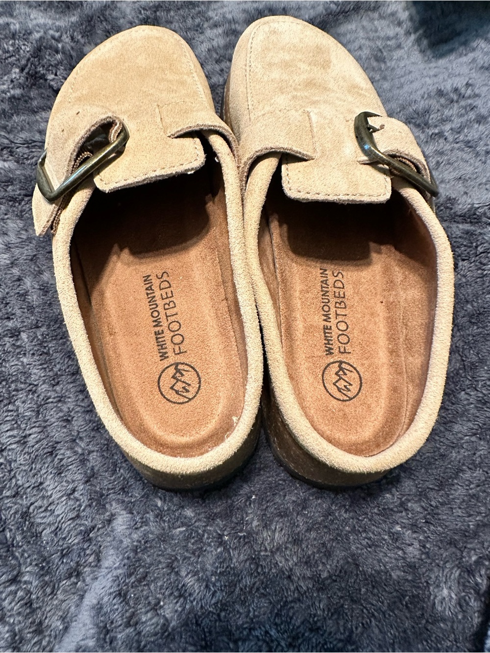 White Mountain Footbeds Beige Suede Buckle Slip-On Shoes for Women size 8.5 - Picture 4 of 12